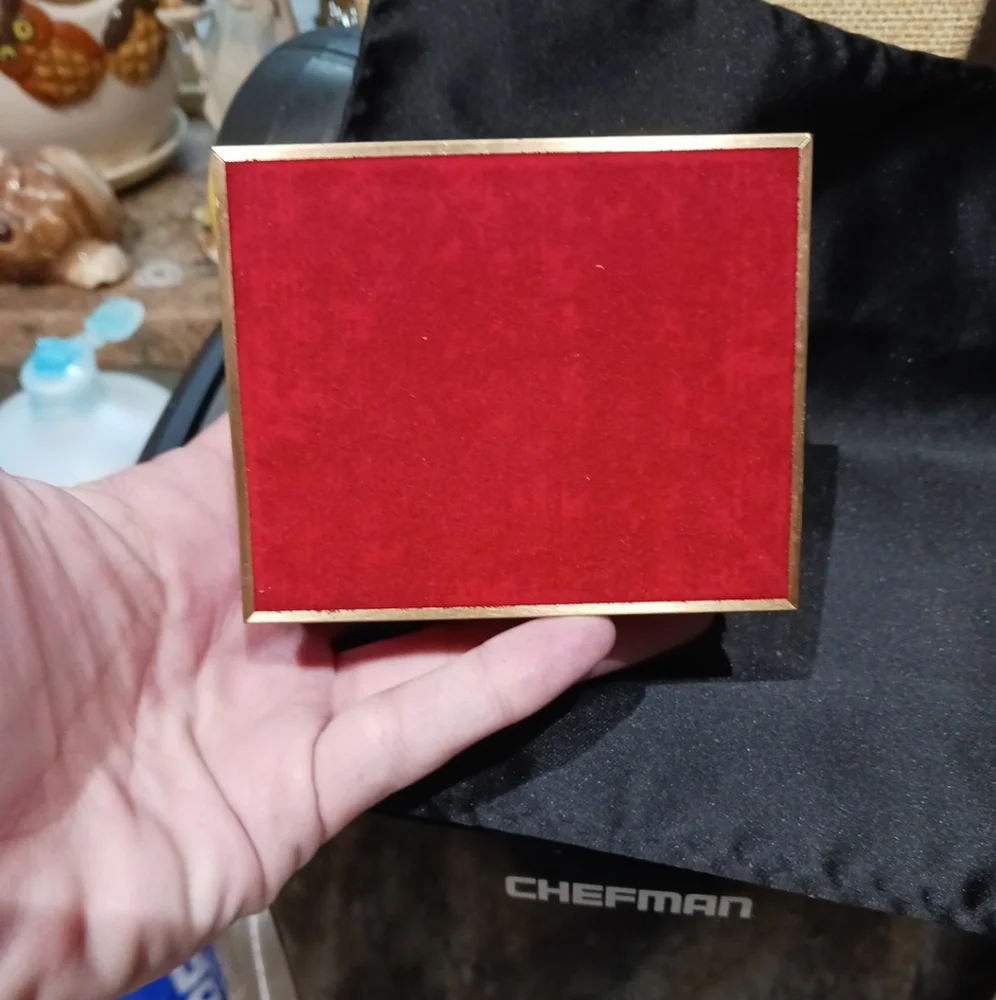 Vtg Tivoli Gold Tone Wrap Around Cufflinks w/Tie Pin In Original Box.
